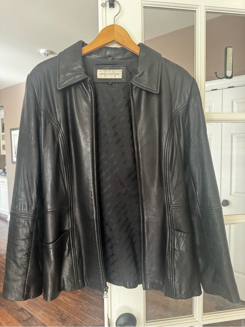 Vintage 90s / Y2K Jones New York Genuine Leather Zip-Front Jacket Black - Small